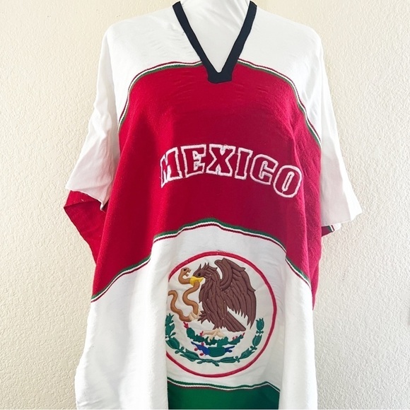 Mexico Poncho Serape Tri color - Picture 5 of 7